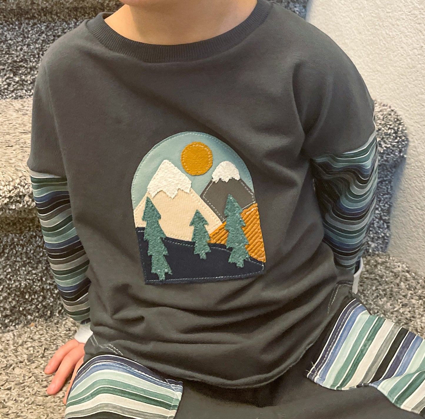 Mountain Scene Appliqué – Digital Download