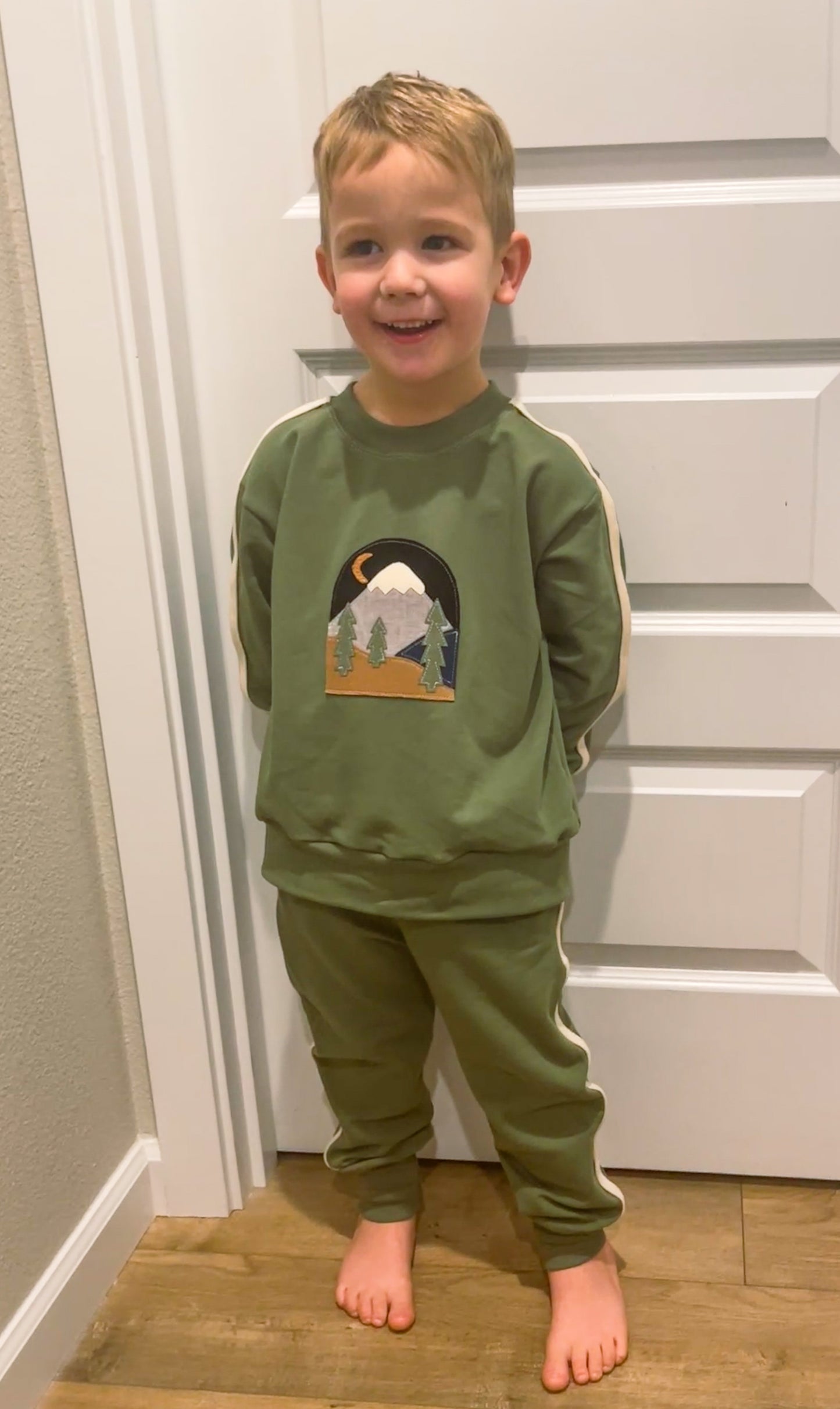 Mountain Scene Appliqué – Digital Download